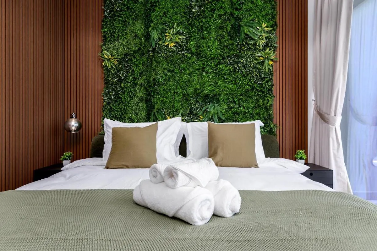 شقة Waves - Tranquil Waterfront Living 2B Retreat With Balcony دبي