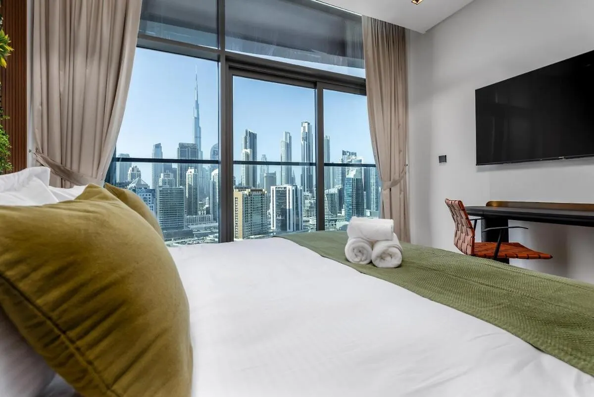 Waves - Tranquil Waterfront Living 2B Retreat With Balcony Apartment Dubai