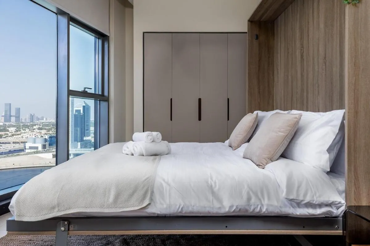 Waves - Tranquil Waterfront Living 2B Retreat With Balcony Apartment Dubai